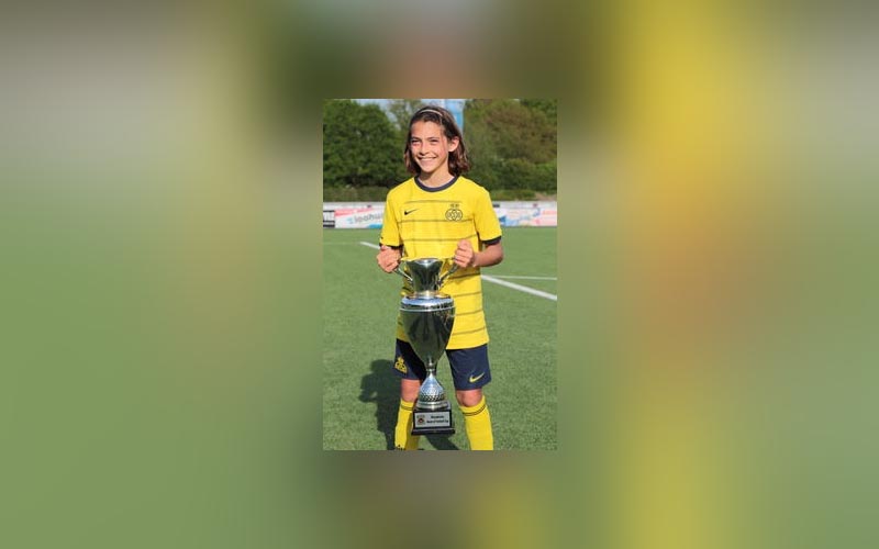 Luther Marotta – Portrait avec trophée